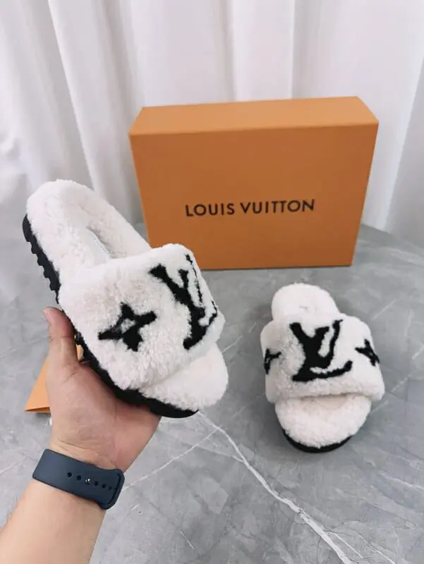 louis vuitton chaussons pour femme s_12447573